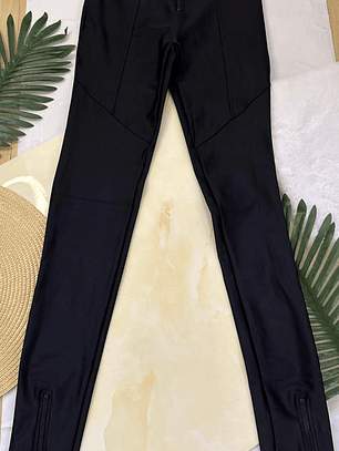 Pantalón de Línea Recta tres cierres