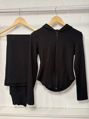 Conjunto mujer Invierno con gorro