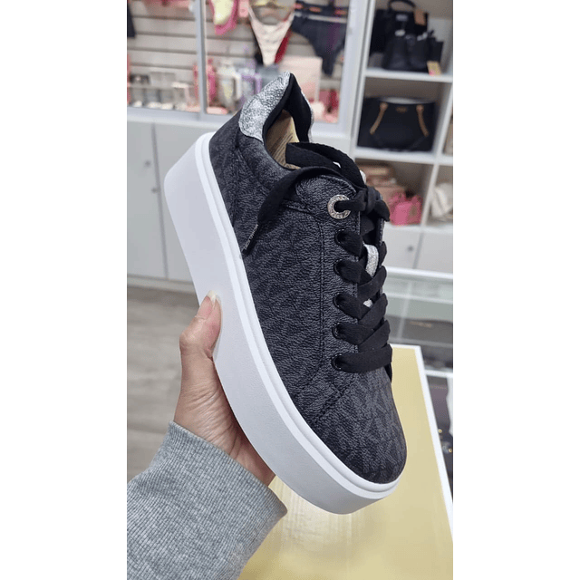 ZAPATILLA MK ROMEY NEGRA TALLA 39.5 - NUEVA COLECCION
