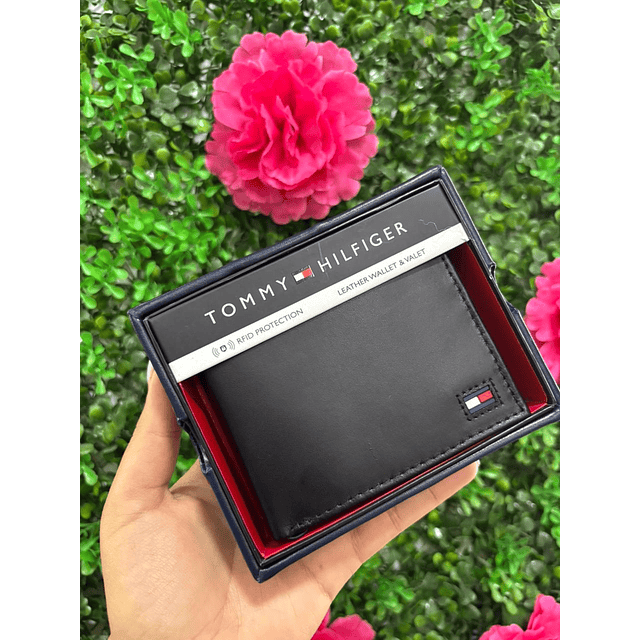 BILLETERA HOMBRE TOMMY CON LOGO ABAJO