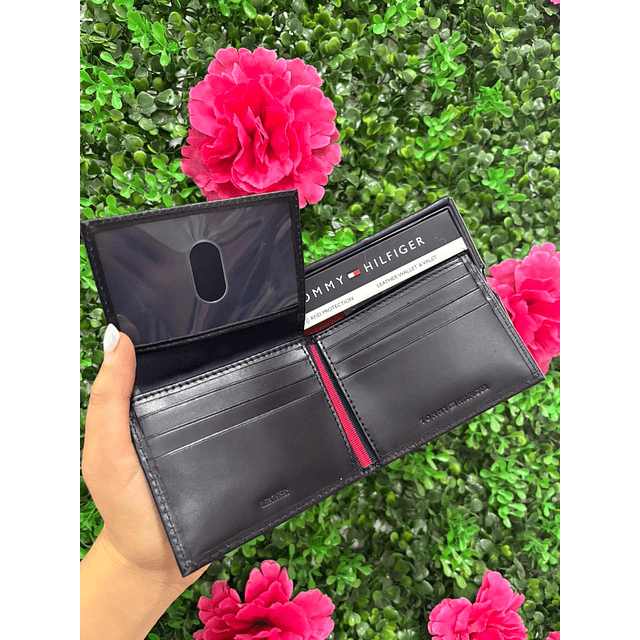 BILLETERA HOMBRE TOMMY CON LOGO ABAJO