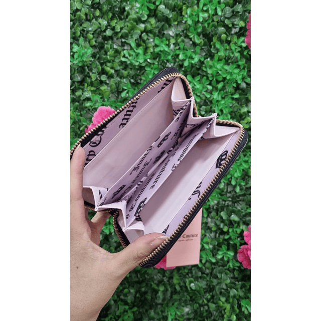 BILLETERA JUICY NEGRA RECTANGULAR CON PINES