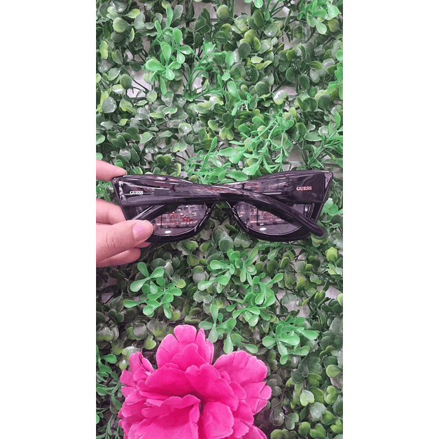 LENTES GUESS NEGRO CON ESTUCHE
