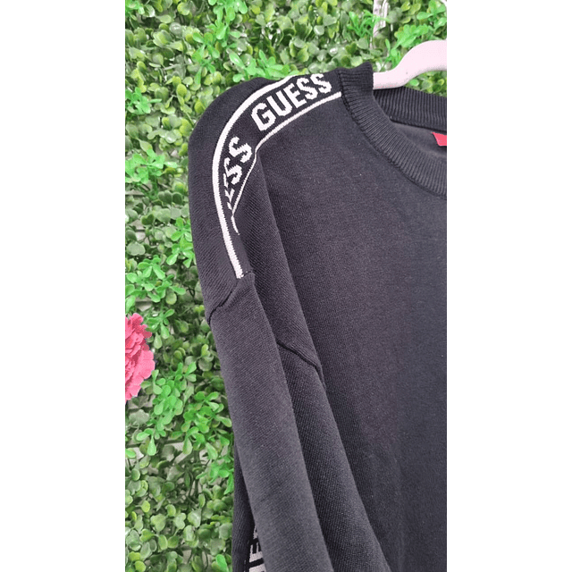 SWEATER GUESS NEGRO FRANJA EN BRAZOS TALLA M