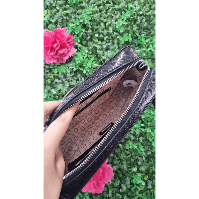 CROSSBODY GUESS NEGRO DE CHAROL