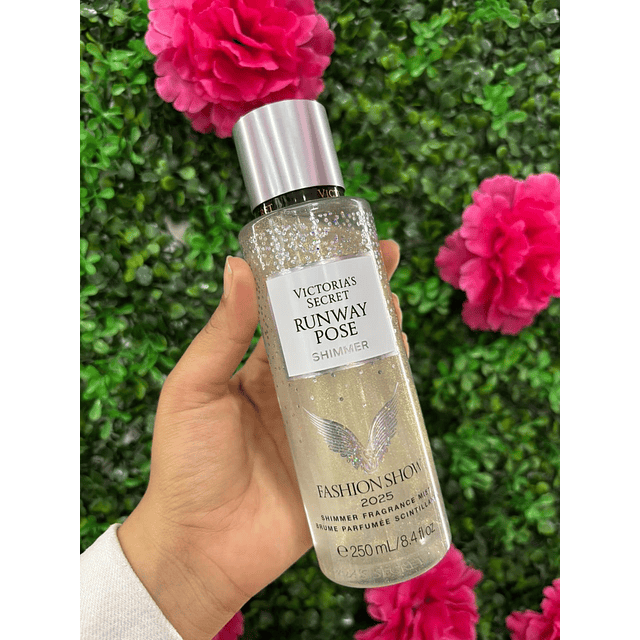 FRAGANCIA RUNWAY POSE SHIMMER