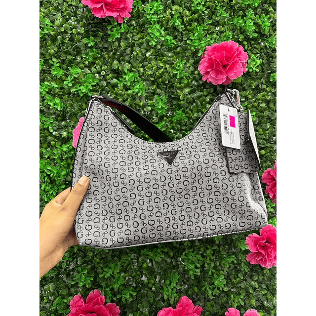 CARTERA GUESS GRIS CON LETRAS NEGRAS
