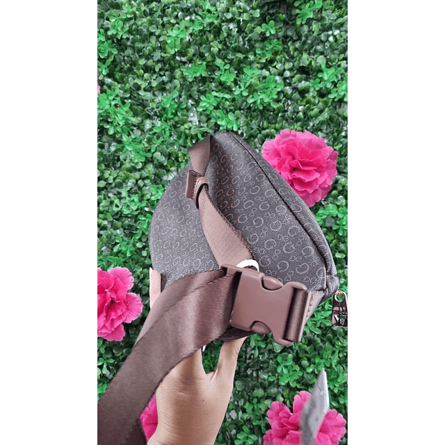 BANANO GUESS CAFE OSCURO C/FRANJA CLARA