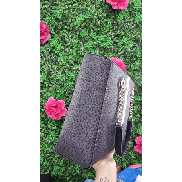 TOTE GUESS CON CADENAS Y FRANJA AL CENTRO BLANCA VERTICAL