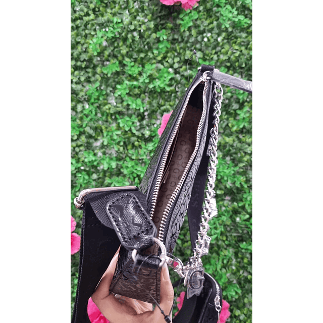 CROSSBODY NEGROC CHAROL CON CADENA GUESS