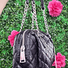 CARTERA NEGRA DE HOMBRO CHAROL JUICY