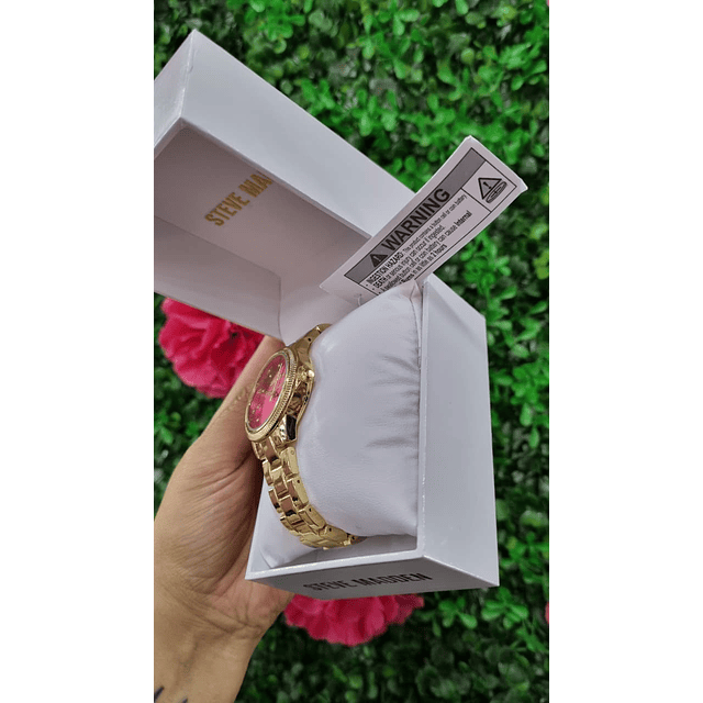 RELOJ STEVE MADDEN FONDO ROSADO PEQUEÑO