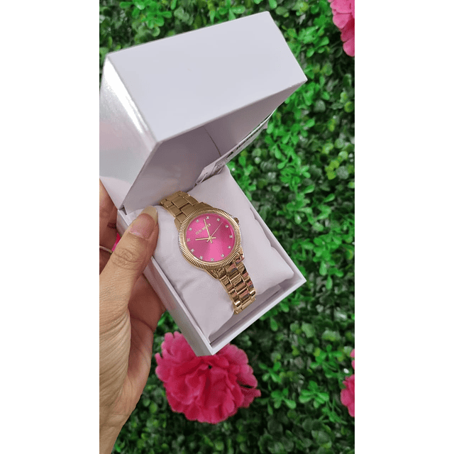 RELOJ STEVE MADDEN FONDO ROSADO PEQUEÑO