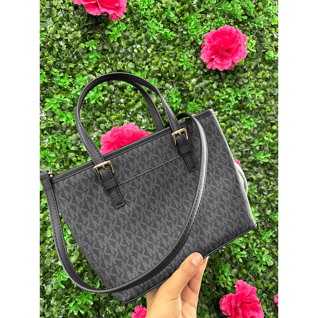 MINI CARTERA NEGRA MONOGRAMA MK