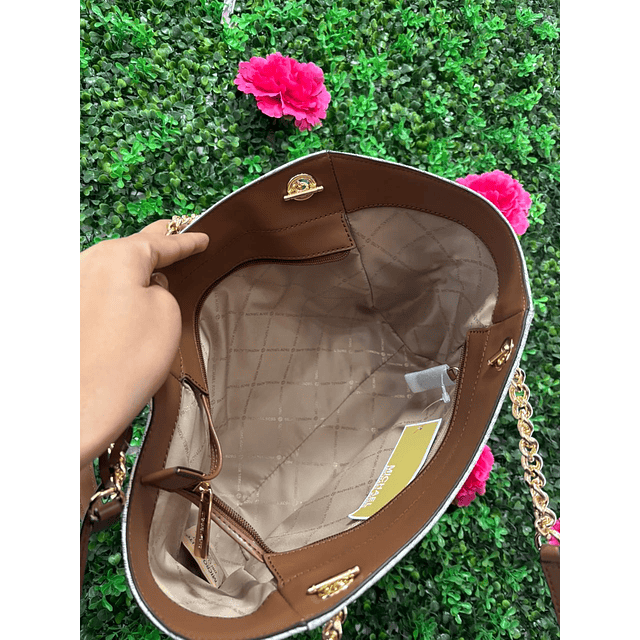 CARTERA MK VAINILLA TIPO BESO