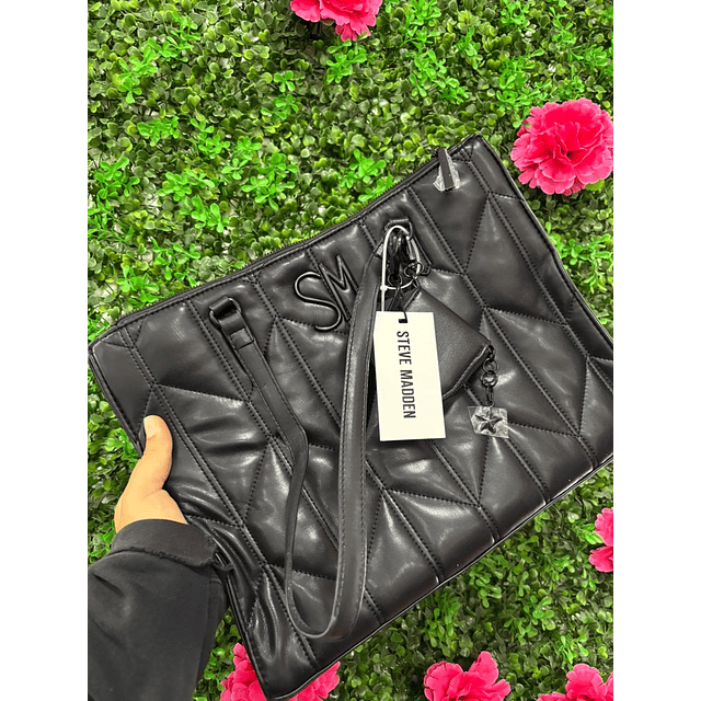CARTERA ACOLCHADA CON DOBLE CIERRE Y BROCHE STEVE MADDEN