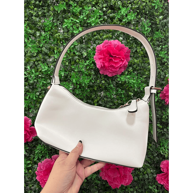 CARTERA GUESS BLANCA CON LETRAS DORADAS