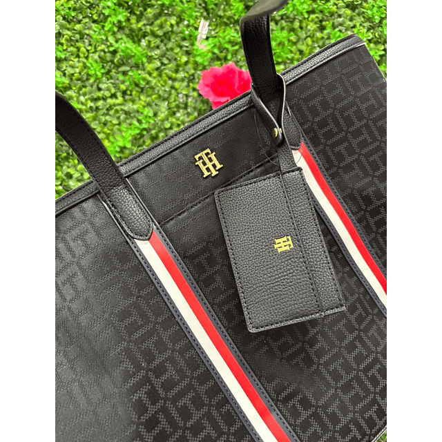 TOTE TOMMY NEGRO CON LINEAS