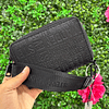 BILLETERA NEGRA CON RELIEVE STEVE MADDEN