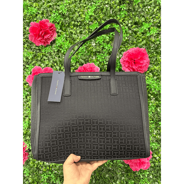TOTE TOMMY NEGRO