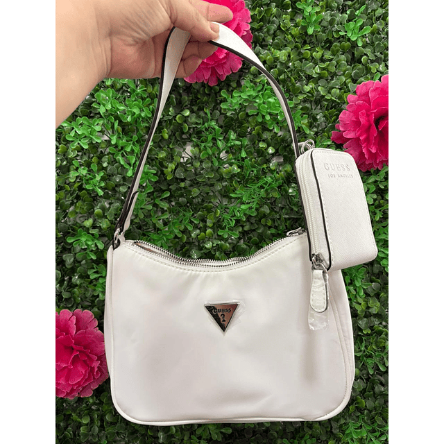CARTERA GUESS LUNA BLANCA CON MONEDERO