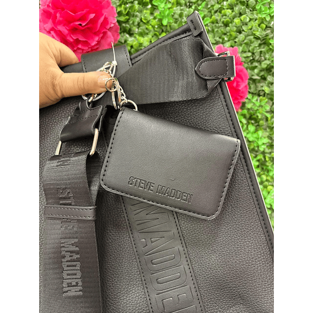 TOTE STEVE MADDEN NEGRO TIPO MALETIN + TARJETERO