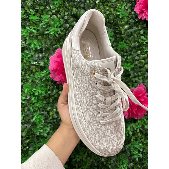 ZAPATILLAS MK VAINILLA CON PLATAFORMA NRO 39