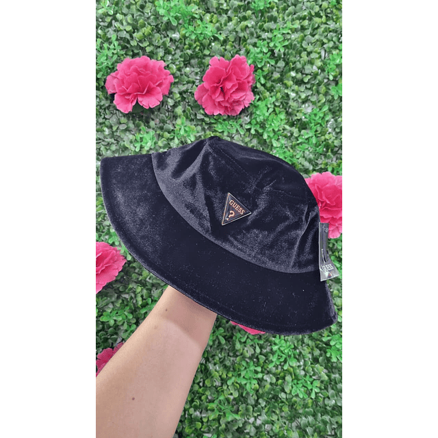 GORRO BUCKET GUESS NEGRO GAMUZA