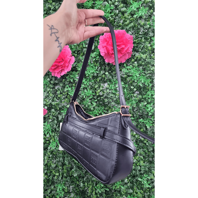 CARTERA LUNA STEVE MADDEN NEGRA CON 2 BROCHES