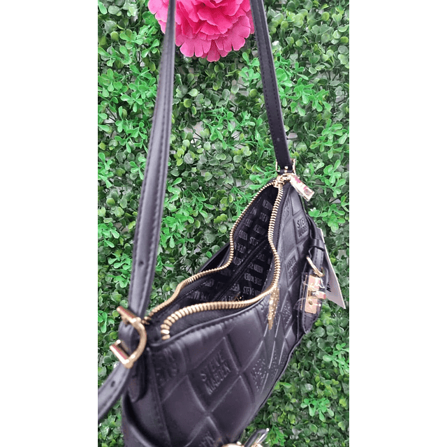 CARTERA LUNA STEVE MADDEN NEGRA CON 2 BROCHES