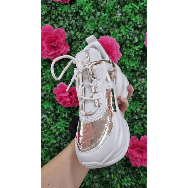 ZAPATILLA OLYMPIA DORADA NRO 6.5