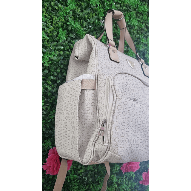 PAÑALERA GUESS ROSA CLARO ESTILO MOCHILA