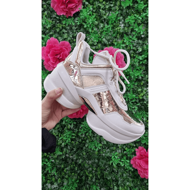 ZAPATILLA OLYMPIA DORADA NRO 8