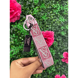 LLAVERO VS ROSADO BRILLO LETRAS VS