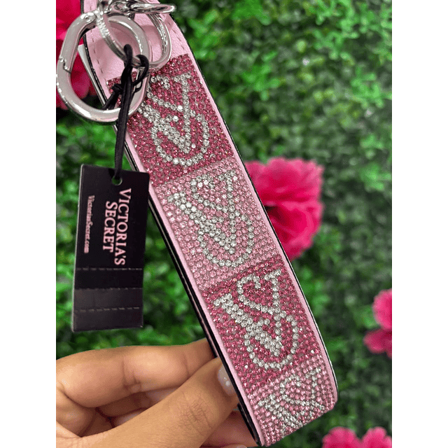 LLAVERO VS ROSADO BRILLO LETRAS VS