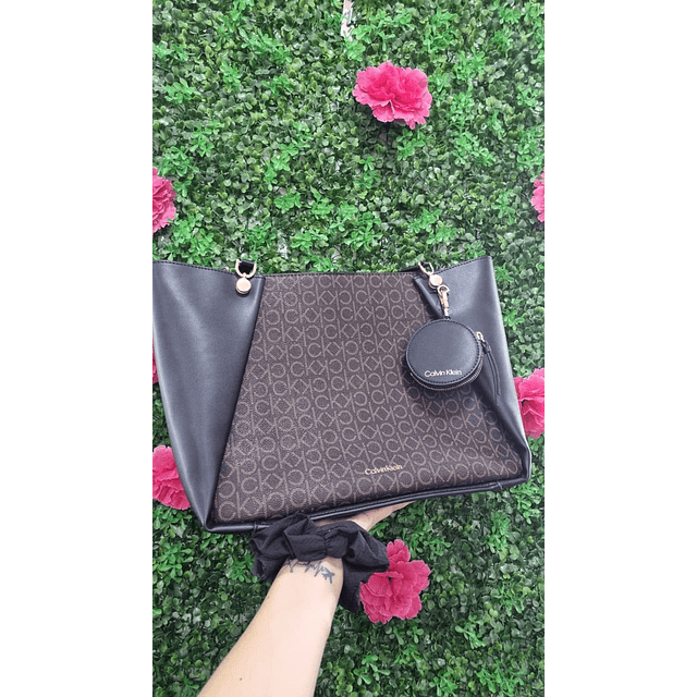 TOTE CK NEGRO CON CAFÉ