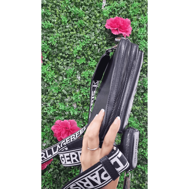 CROSSBODY NEGRO KARL LOGO PLATEADO