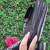 CROSSBODY NEGRO KARL LOGO PLATEADO