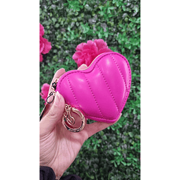 LLAVERO/MONDEDERO VS CORAZON FUCSIA