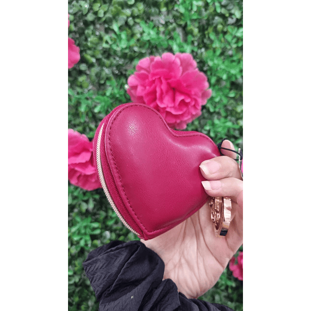 LLAVERO/MONDEDERO VS CORAZON ROJO