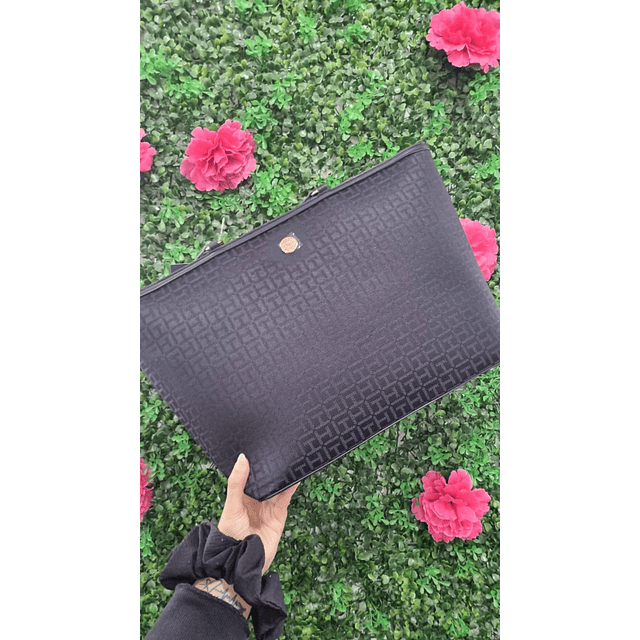 TOTE TOMMY NEGRO CIERRE COMPLETO