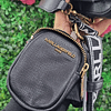 CROSSBODY KARL NEGRO TACHAS DORADAS