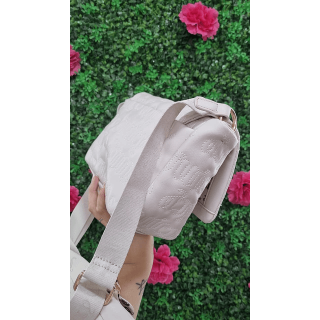 CARTERA JUICY BLANCO CON TAPA + MONEDERO