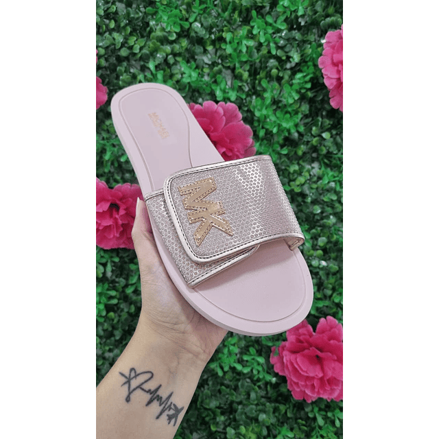 SANDALIAS ROSADAS MK NRO 8