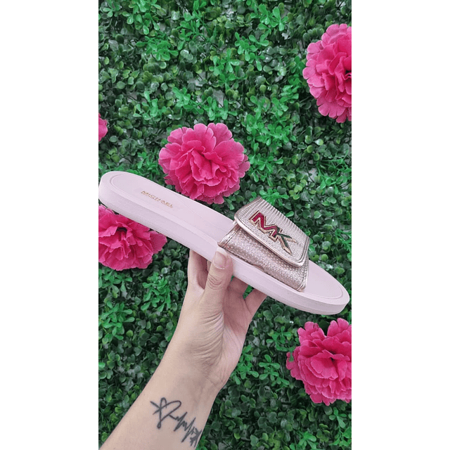 SANDALIAS ROSADAS MK NRO 8