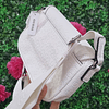 CARTERA GUESS BLANCA CON BROCHE