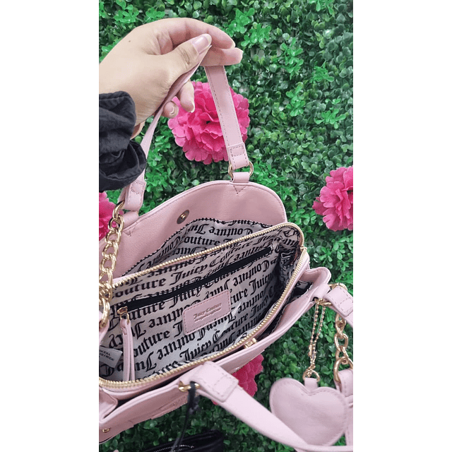 CARTERA JUICY ROSADA DETALLE CORAZON