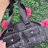 CARTERA DE HOMBRO JUICY NEGRA CON GRIS 2 BOLSILLOS