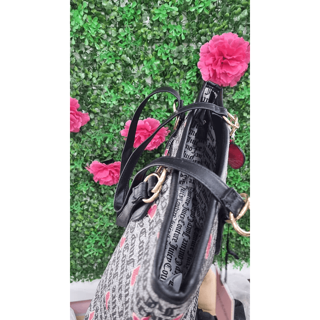 TOTE JUICY GRIS CON NEGRO Y CORAZONES