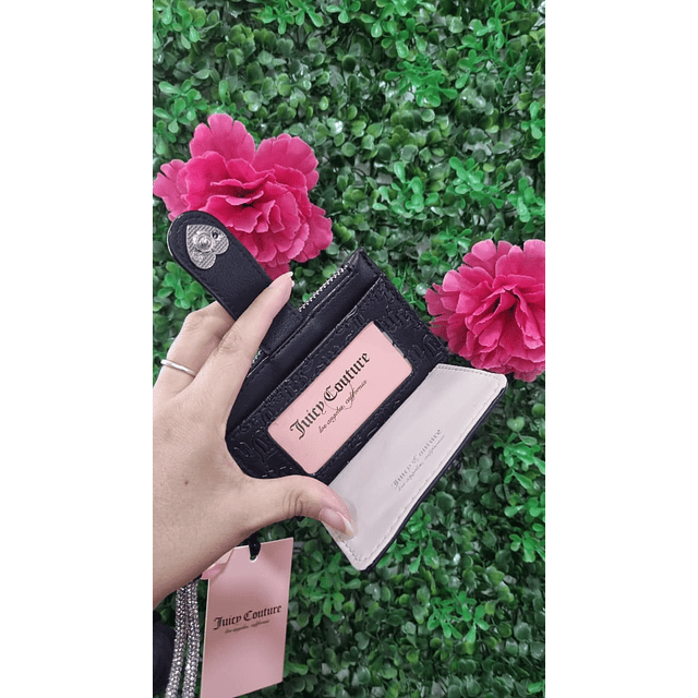 TARJETERO JUICY NEGRO DETALLE CORAZÓN